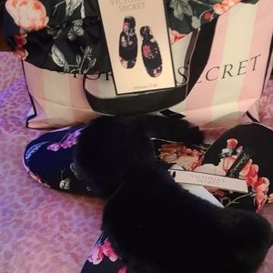 VICTORIA'S SECRET SLIPPERS